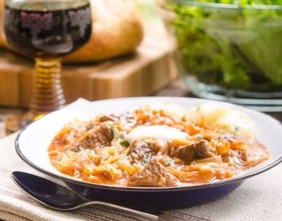 Как приготовить тушеную капусту (квашеную) с мясом