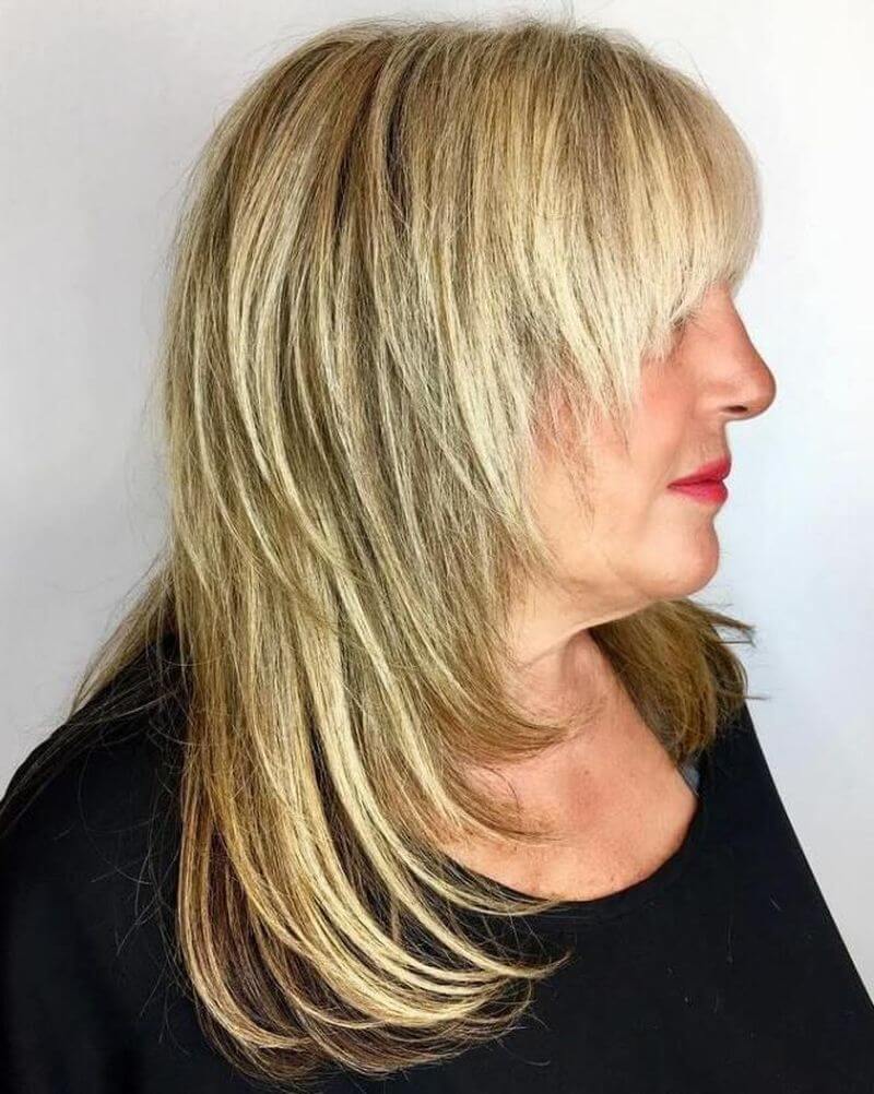 Причёска каскад на средние волосы для женщин после 40 лет