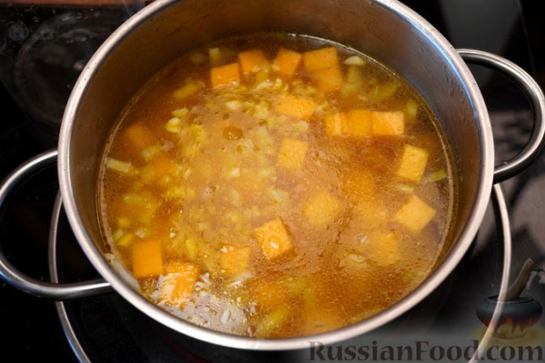 Тыквенный суп с сырными галушками