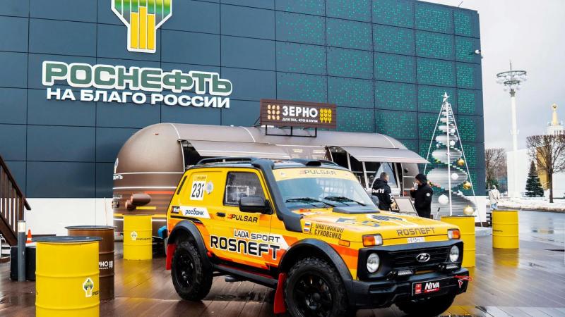 Премьера фильма о гонщиках прошла в рамках дней автоспорта в павильоне «Роснефти» на ВДНХ