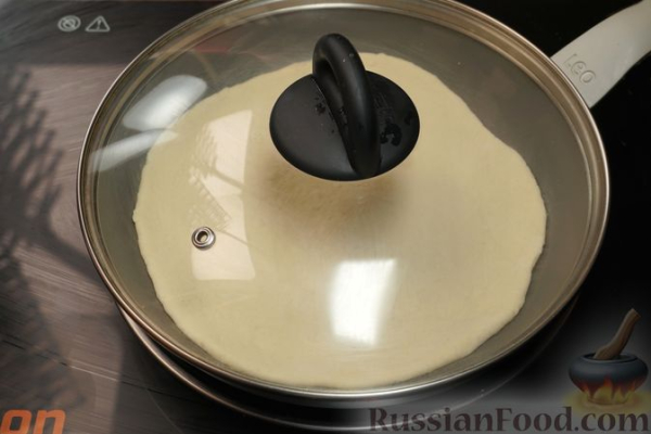 Дрожжевые лепёшки на йогурте, с чесночной пропиткой (на сухой сковороде)
