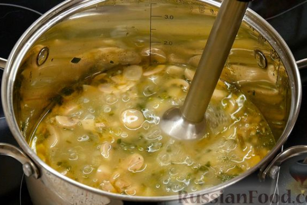 Крем-суп из зелёного лука, грибов и картошки