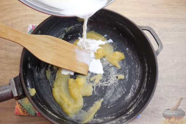 Картошка фри в духовке, с сырным соусом