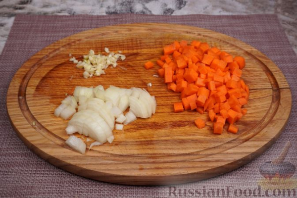 Куриный суп с овощами и сметаной
