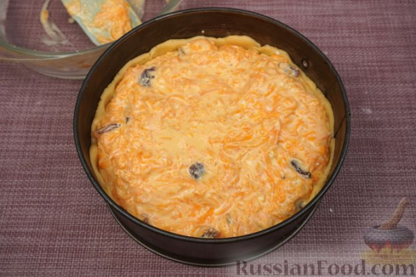 Тёртый пирог с тыквой, творогом и изюмом